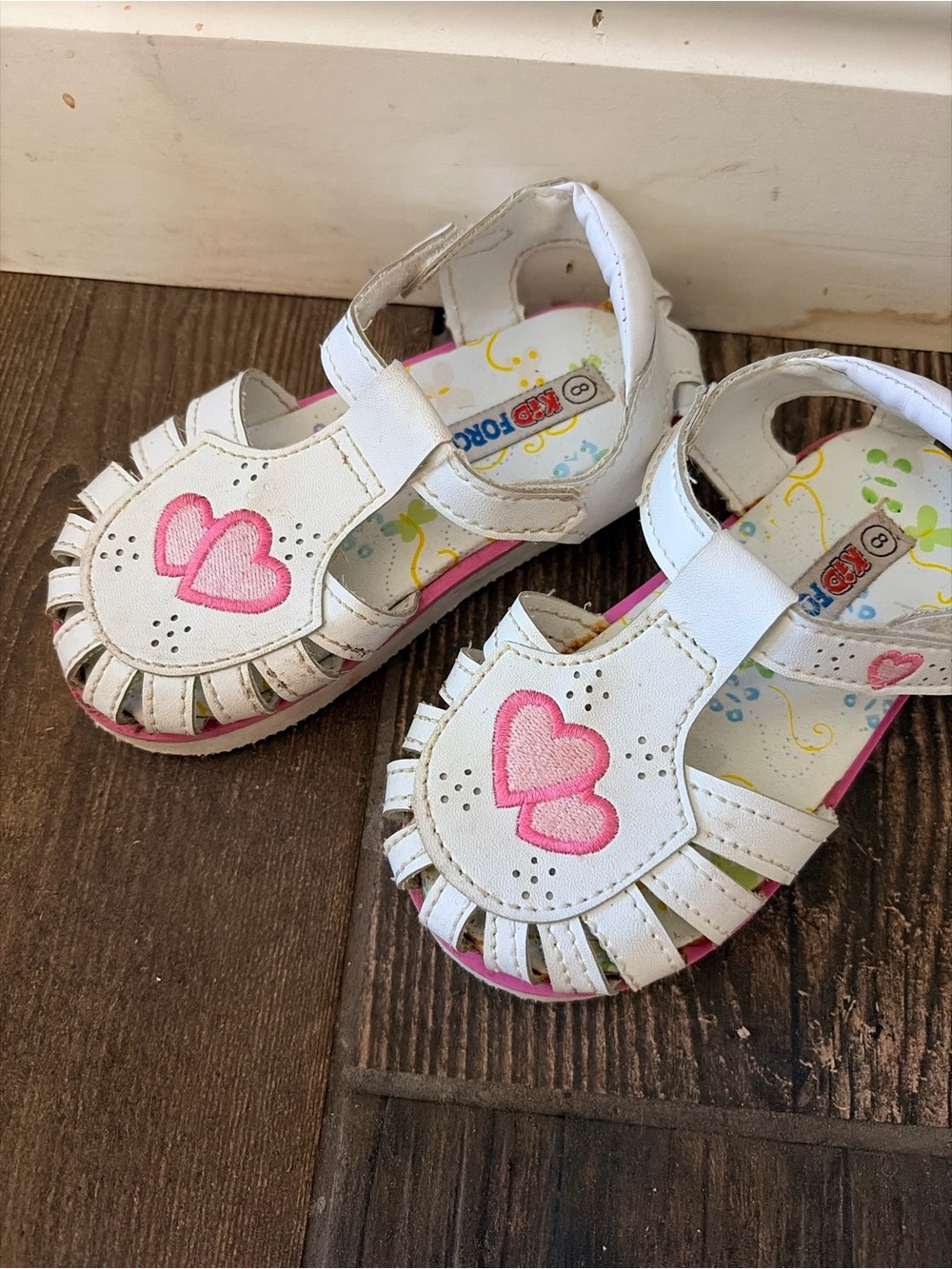 Vintage Kids White Sandals with Pink Heart Accent - Comfort Straps